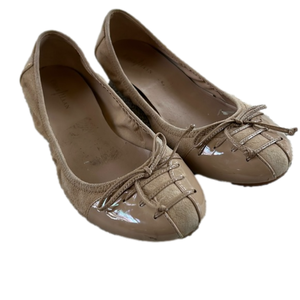 🌿Cole Haan Women’s beige leather / patent slip ons size 7.5🌿